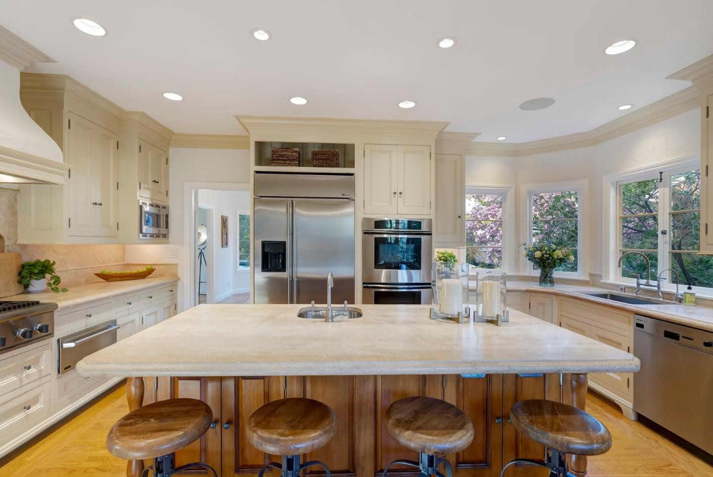 Detail Gallery Image 34 of 122 For 921 Arlington Rd, Redwood City,  CA 94062 - 5 Beds | 3 Baths