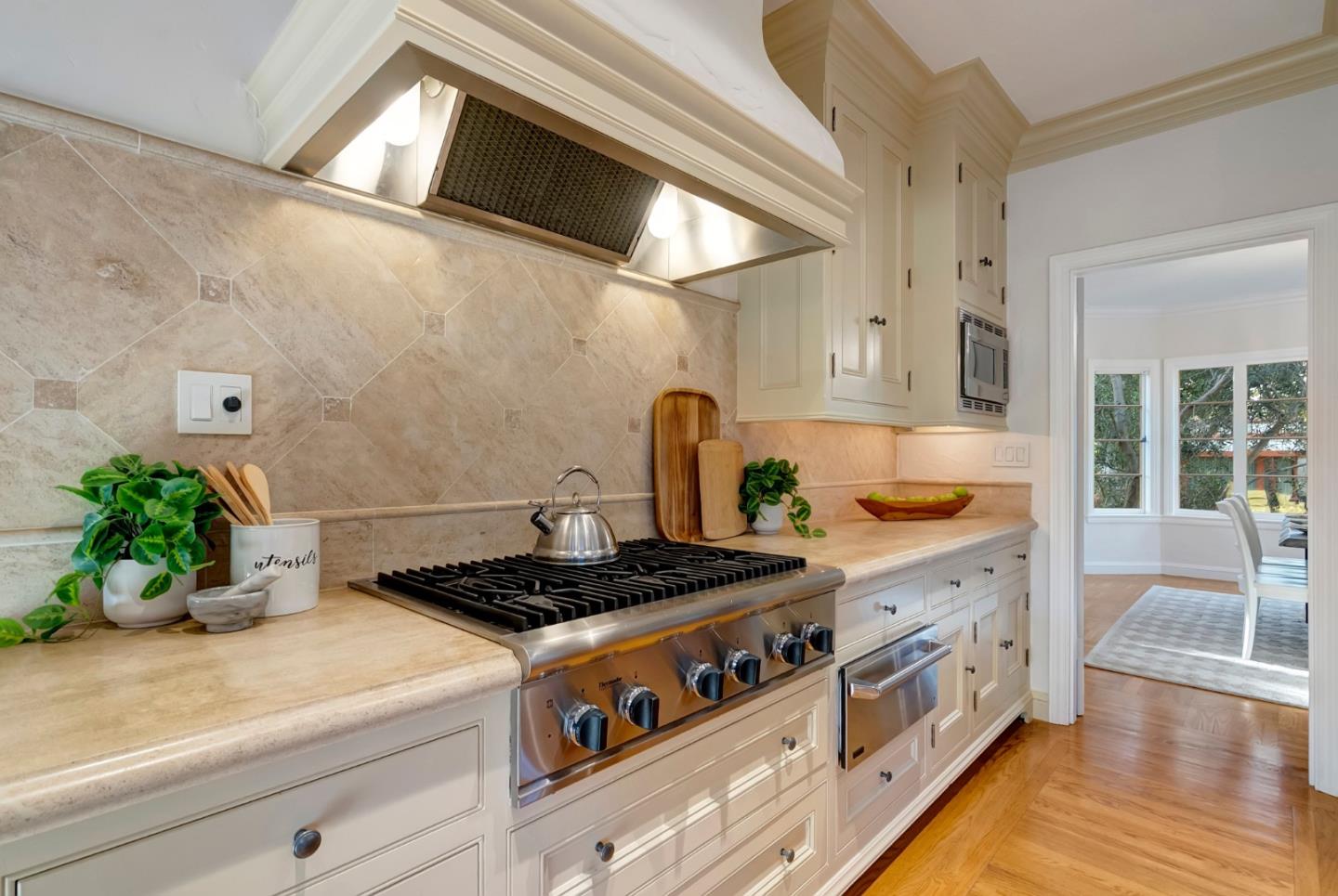 Detail Gallery Image 35 of 122 For 921 Arlington Rd, Redwood City,  CA 94062 - 5 Beds | 3 Baths