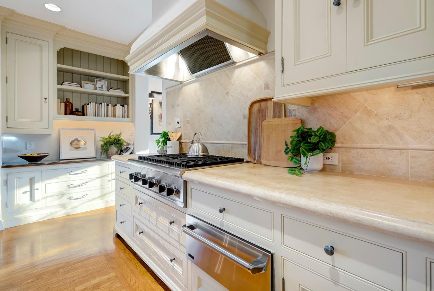 Detail Gallery Image 37 of 122 For 921 Arlington Rd, Redwood City,  CA 94062 - 5 Beds | 3 Baths