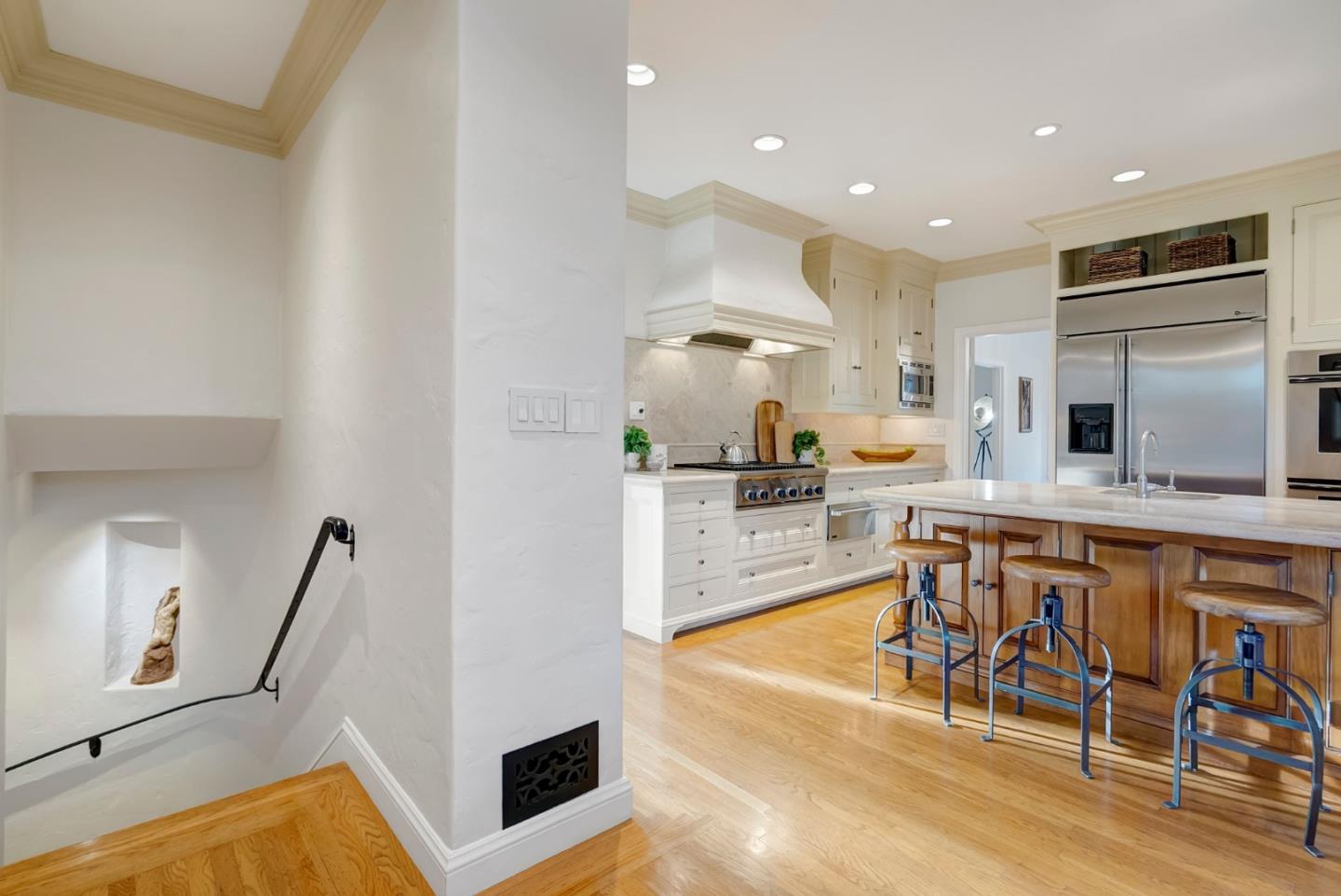 Detail Gallery Image 38 of 122 For 921 Arlington Rd, Redwood City,  CA 94062 - 5 Beds | 3 Baths