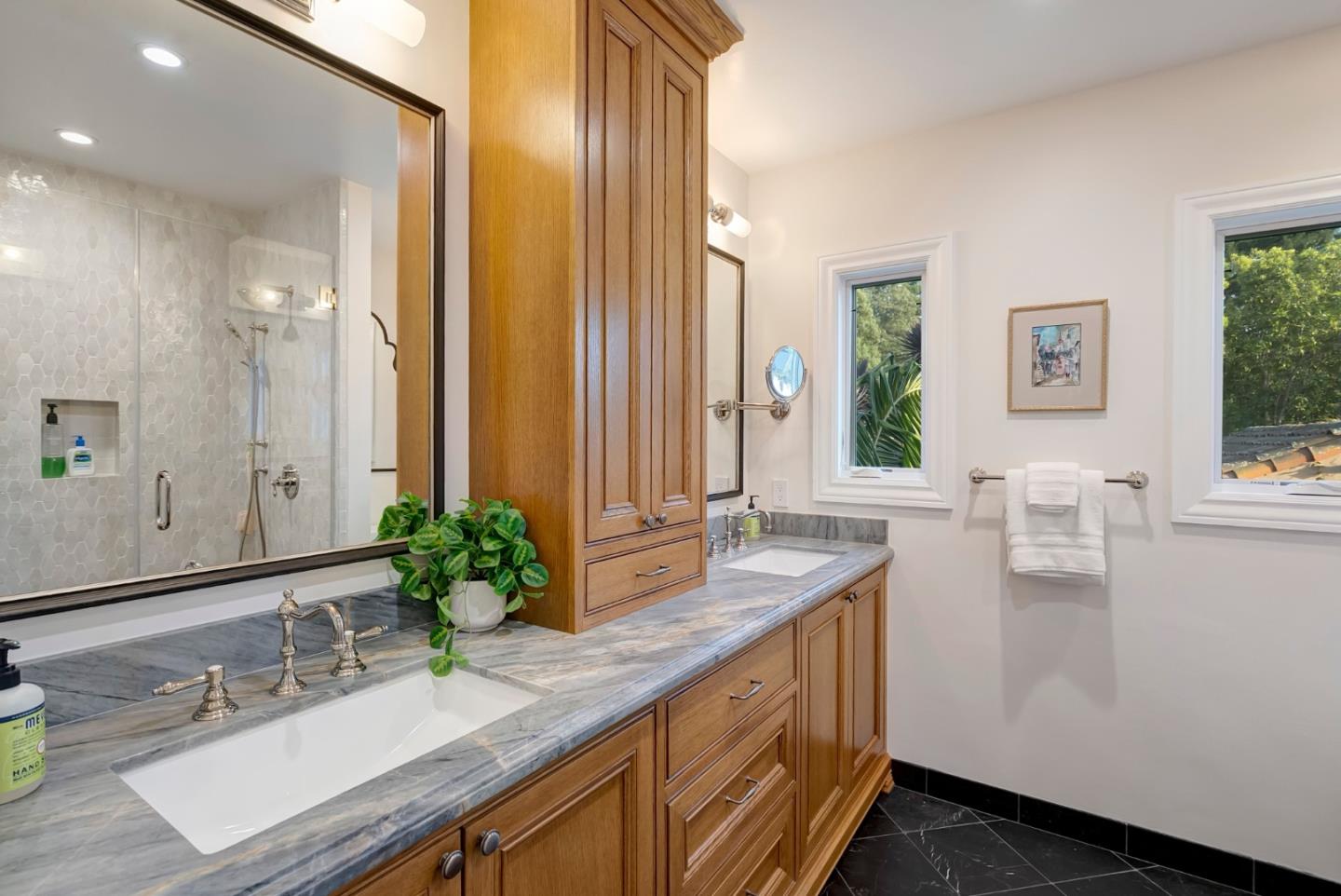 Detail Gallery Image 44 of 122 For 921 Arlington Rd, Redwood City,  CA 94062 - 5 Beds | 3 Baths