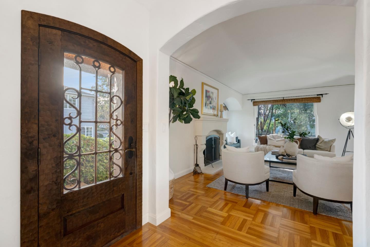 Detail Gallery Image 8 of 122 For 921 Arlington Rd, Redwood City,  CA 94062 - 5 Beds | 3 Baths