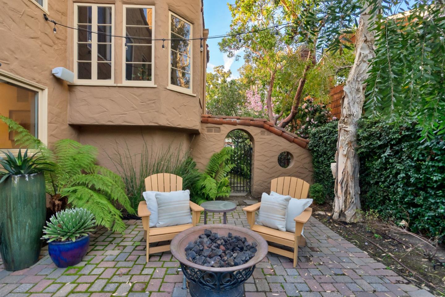 Detail Gallery Image 86 of 122 For 921 Arlington Rd, Redwood City,  CA 94062 - 5 Beds | 3 Baths