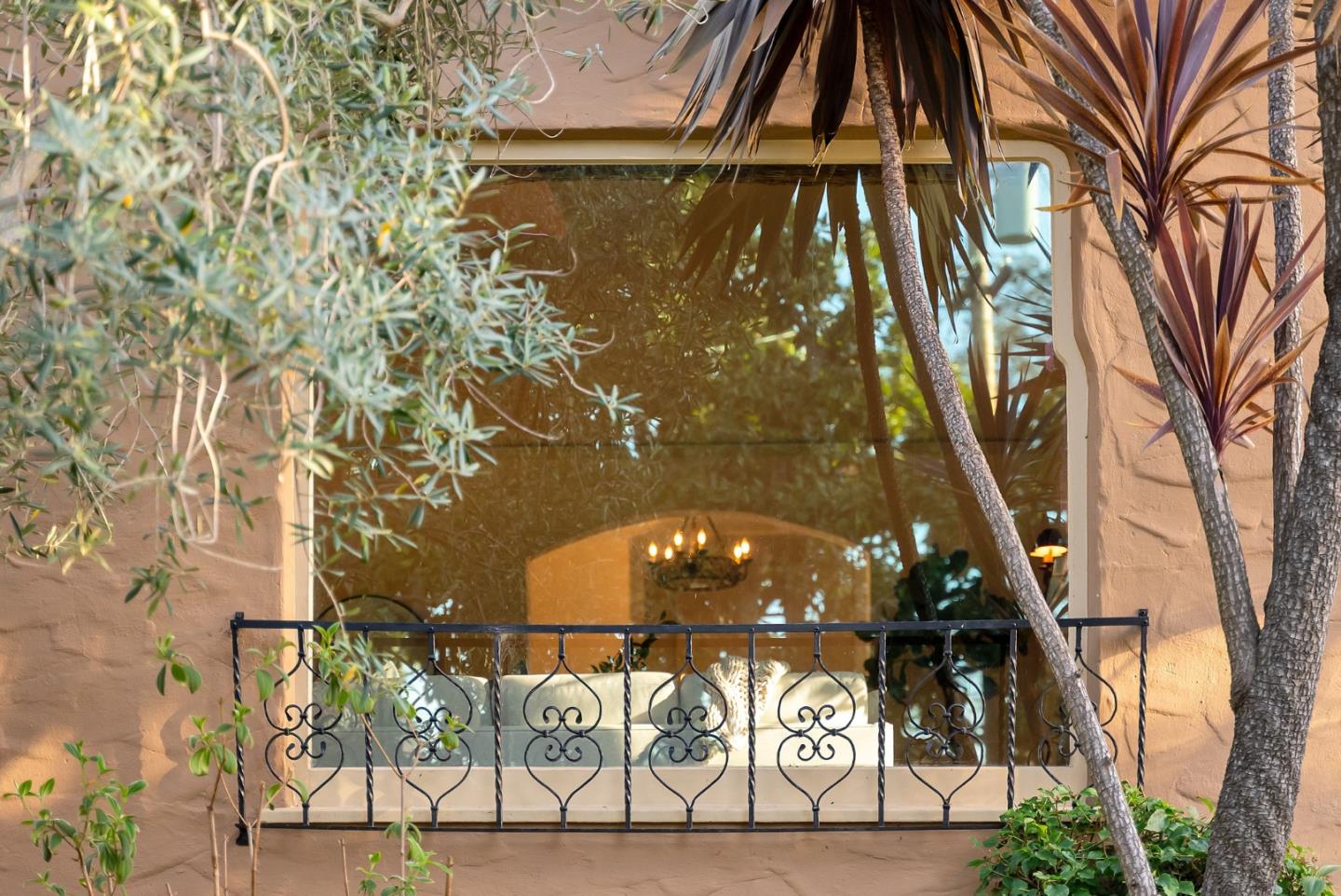 Detail Gallery Image 92 of 122 For 921 Arlington Rd, Redwood City,  CA 94062 - 5 Beds | 3 Baths