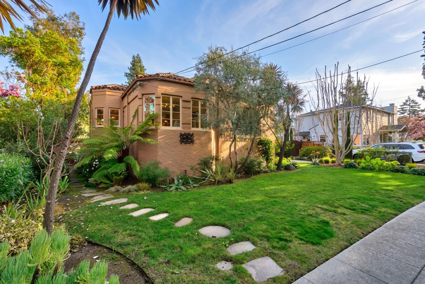 Detail Gallery Image 95 of 122 For 921 Arlington Rd, Redwood City,  CA 94062 - 5 Beds | 3 Baths