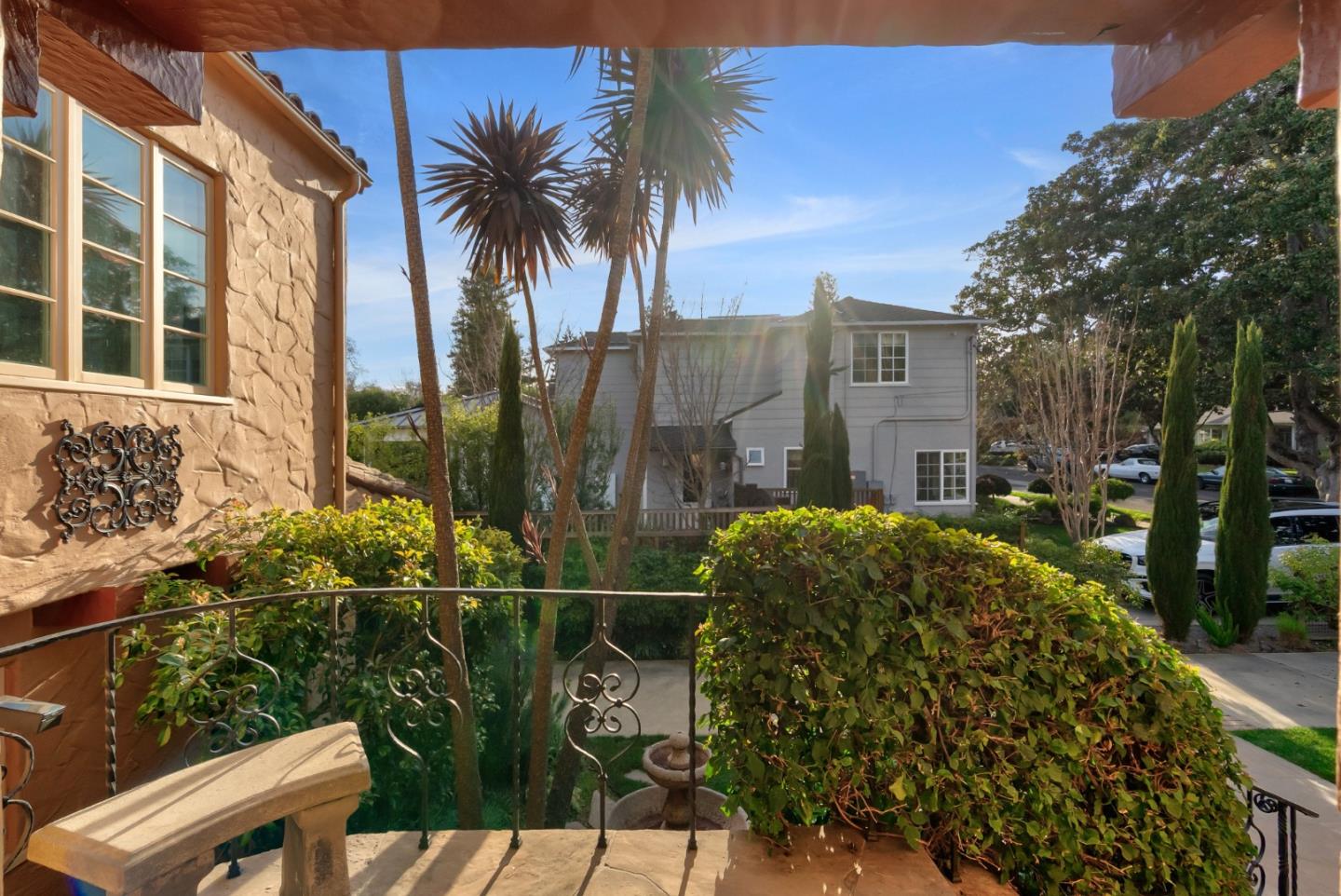 Detail Gallery Image 98 of 122 For 921 Arlington Rd, Redwood City,  CA 94062 - 5 Beds | 3 Baths