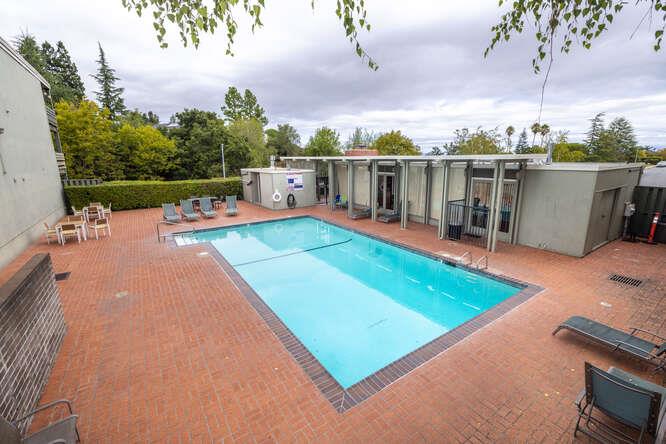 Detail Gallery Image 18 of 22 For 4008 Farm Hill Blvd #102,  Redwood City,  CA 94061 - 2 Beds | 1 Baths