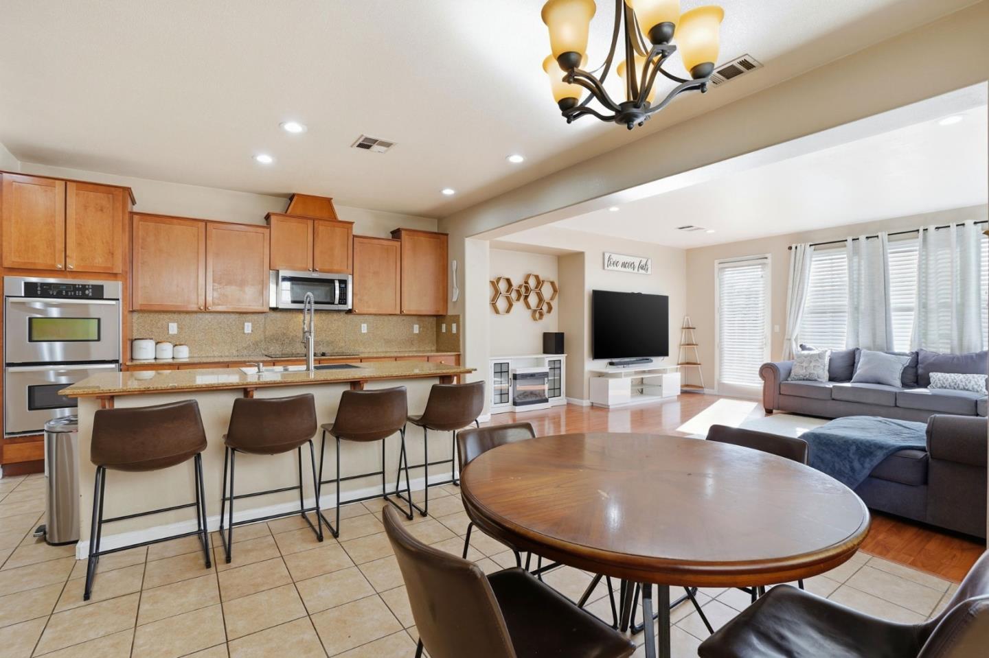 Detail Gallery Image 11 of 36 For 3508 Alberti Ct, Antioch,  CA 94509 - 3 Beds | 2/1 Baths