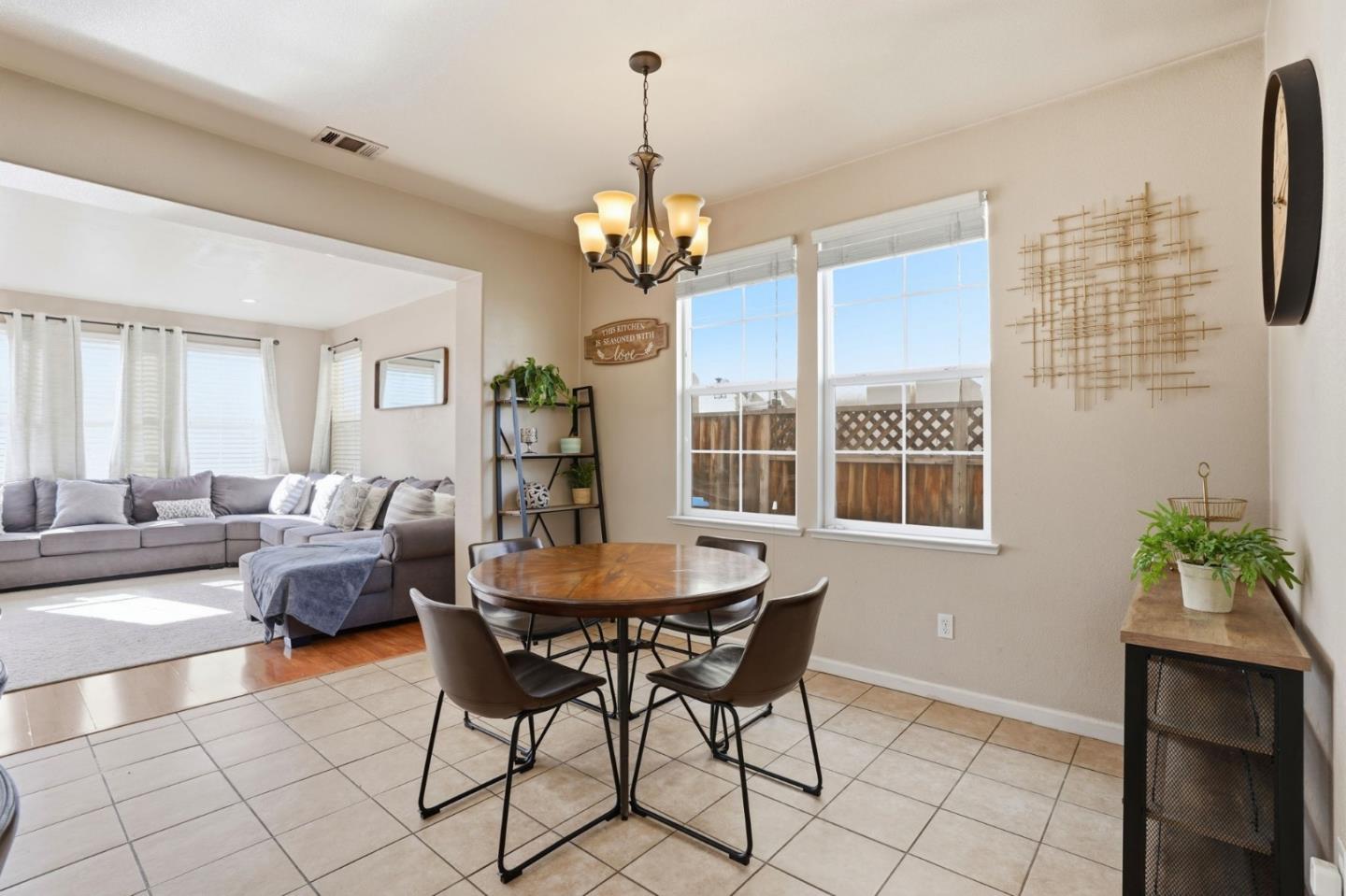 Detail Gallery Image 13 of 36 For 3508 Alberti Ct, Antioch,  CA 94509 - 3 Beds | 2/1 Baths