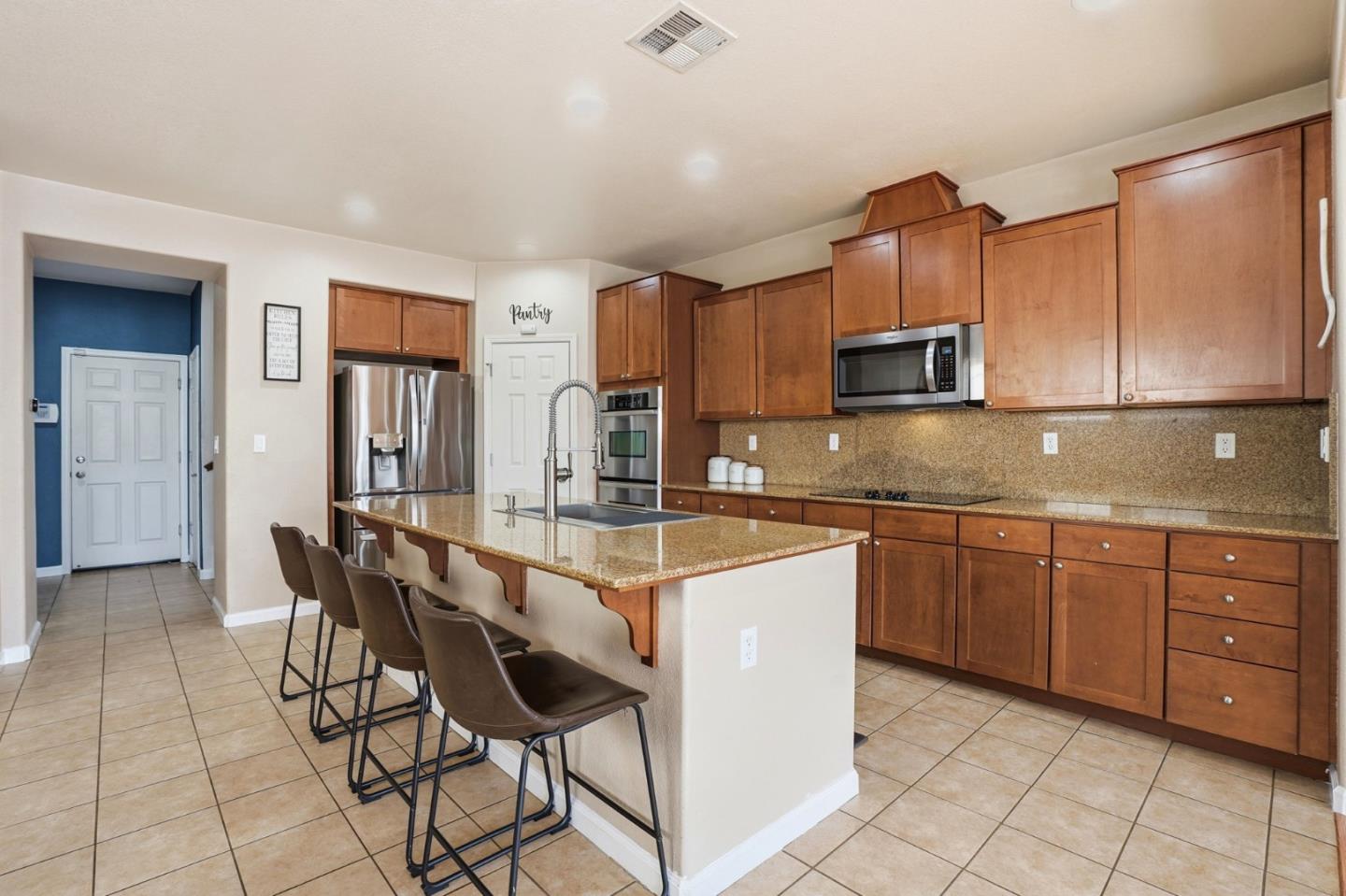Detail Gallery Image 4 of 36 For 3508 Alberti Ct, Antioch,  CA 94509 - 3 Beds | 2/1 Baths
