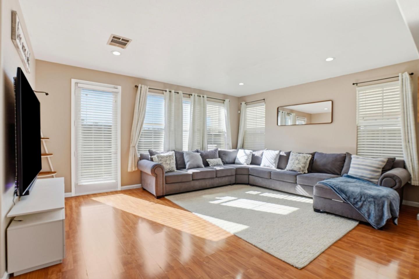 Detail Gallery Image 7 of 36 For 3508 Alberti Ct, Antioch,  CA 94509 - 3 Beds | 2/1 Baths