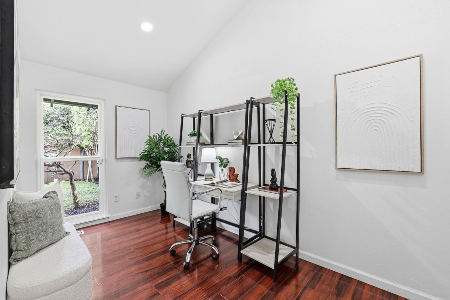 Detail Gallery Image 14 of 40 For 1204 Blackberry Ter, Sunnyvale,  CA 94087 - 3 Beds | 2 Baths