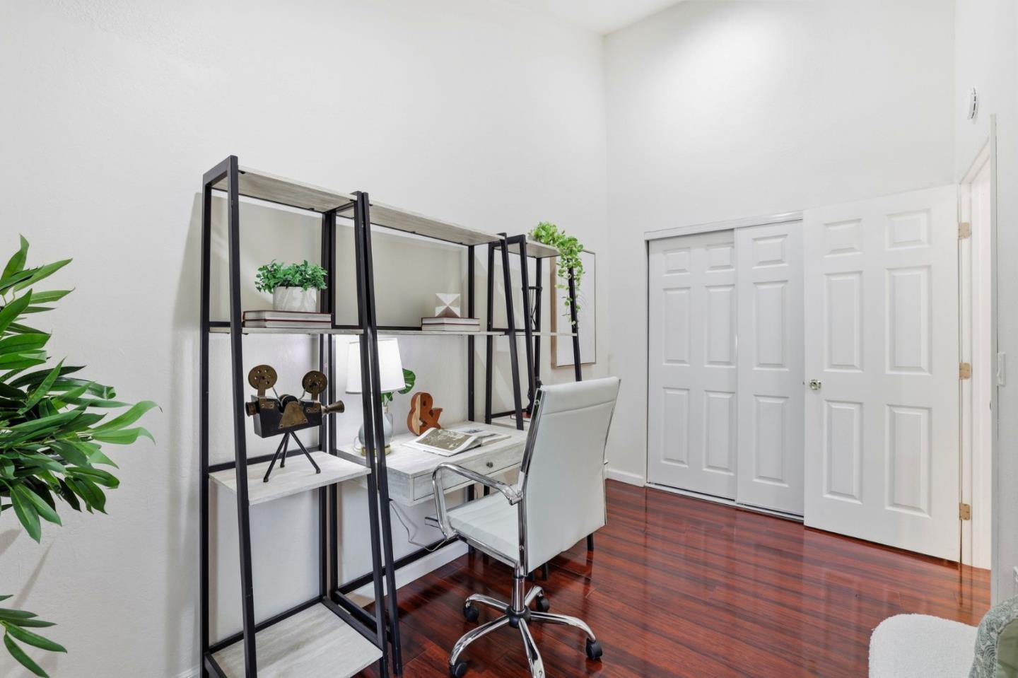 Detail Gallery Image 15 of 40 For 1204 Blackberry Ter, Sunnyvale,  CA 94087 - 3 Beds | 2 Baths