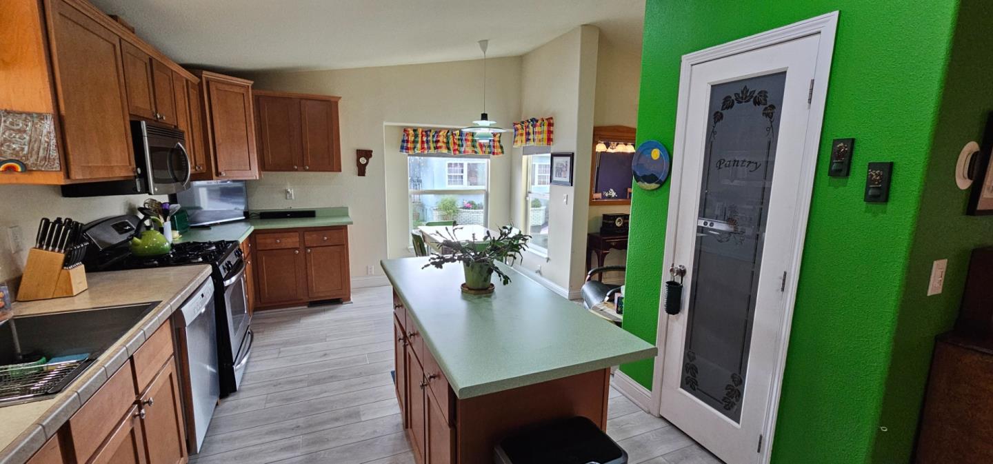 Detail Gallery Image 11 of 23 For 165 Blossom Hill Rd #145,  San Jose,  CA 95123 - 3 Beds | 2 Baths