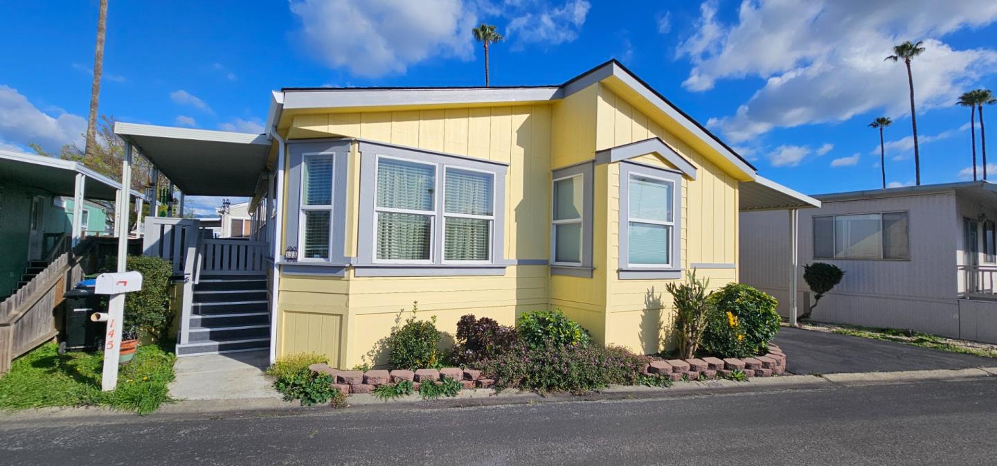 Detail Gallery Image 2 of 23 For 165 Blossom Hill Rd #145,  San Jose,  CA 95123 - 3 Beds | 2 Baths