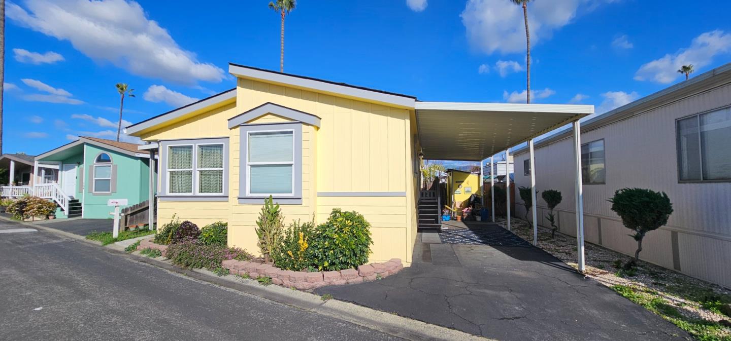 Detail Gallery Image 3 of 23 For 165 Blossom Hill Rd #145,  San Jose,  CA 95123 - 3 Beds | 2 Baths