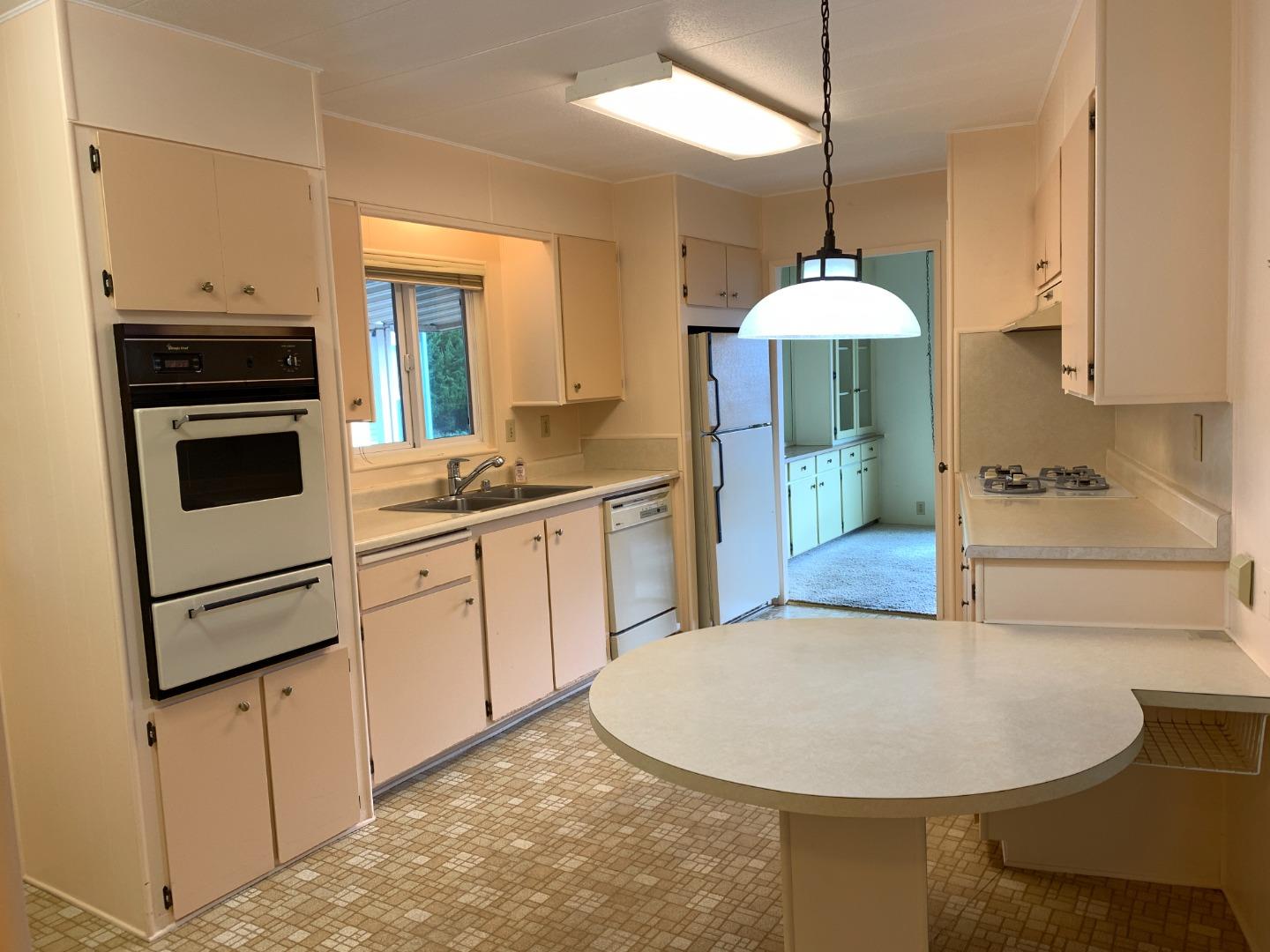 Detail Gallery Image 5 of 17 For 2655 Brommer St #12,  Santa Cruz,  CA 95062 - 2 Beds | 2 Baths
