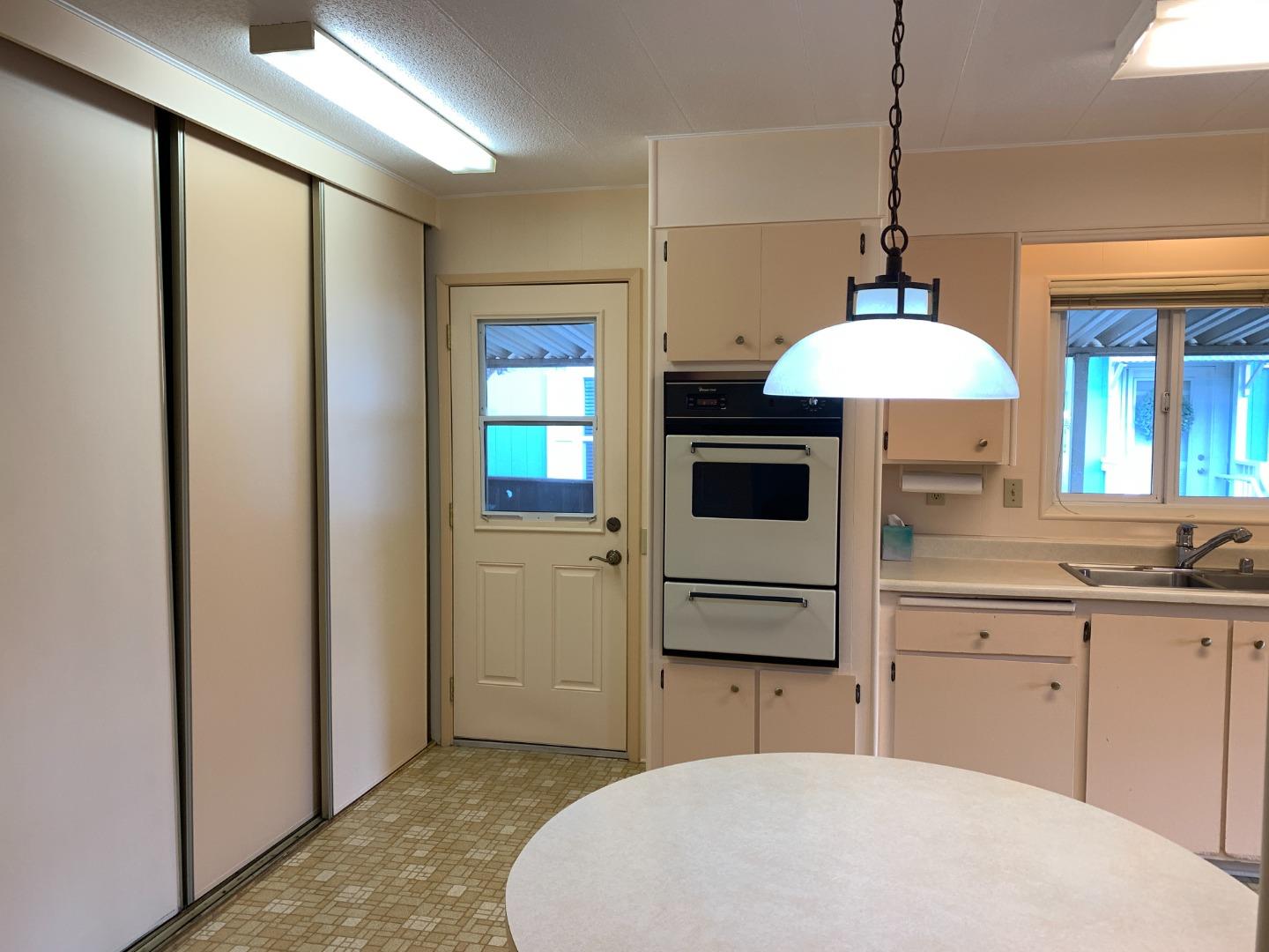 Detail Gallery Image 6 of 17 For 2655 Brommer St #12,  Santa Cruz,  CA 95062 - 2 Beds | 2 Baths