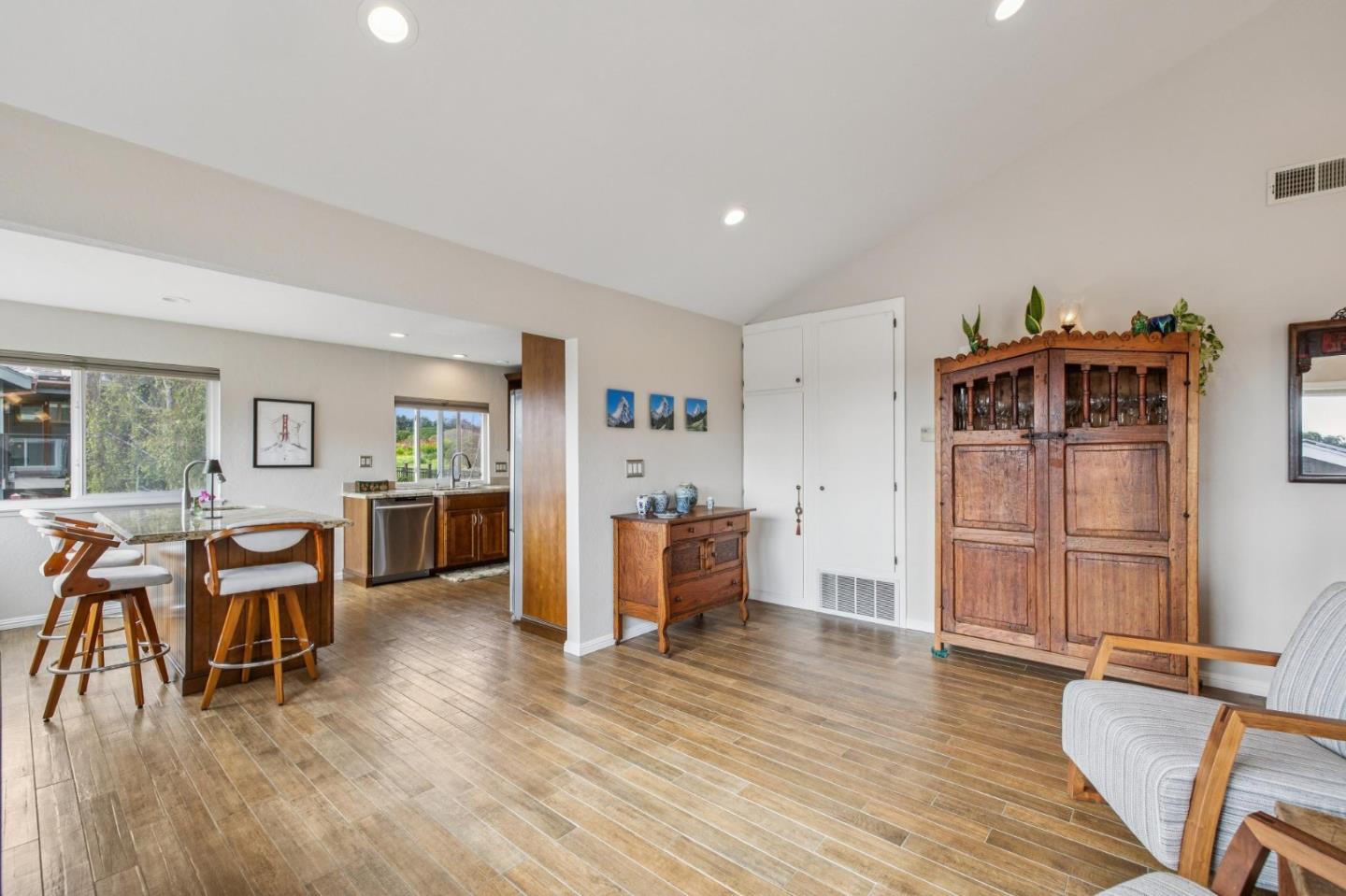 Detail Gallery Image 13 of 50 For 261 Coral Reef Ave, El Granada,  CA 94018 - 4 Beds | 2/1 Baths