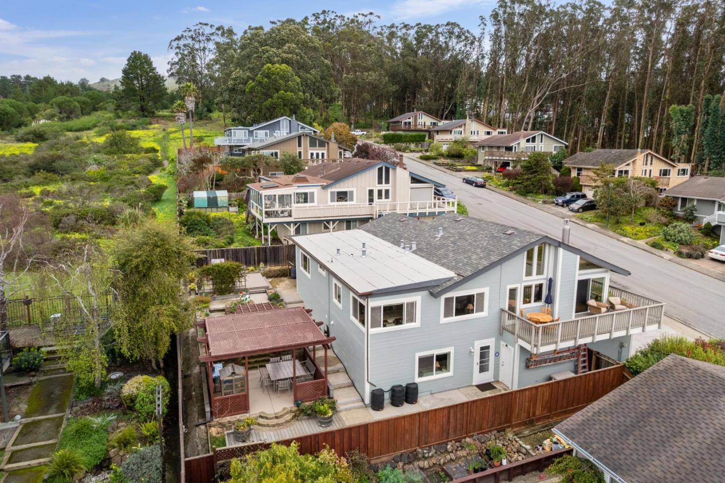 Detail Gallery Image 48 of 50 For 261 Coral Reef Ave, El Granada,  CA 94018 - 4 Beds | 2/1 Baths