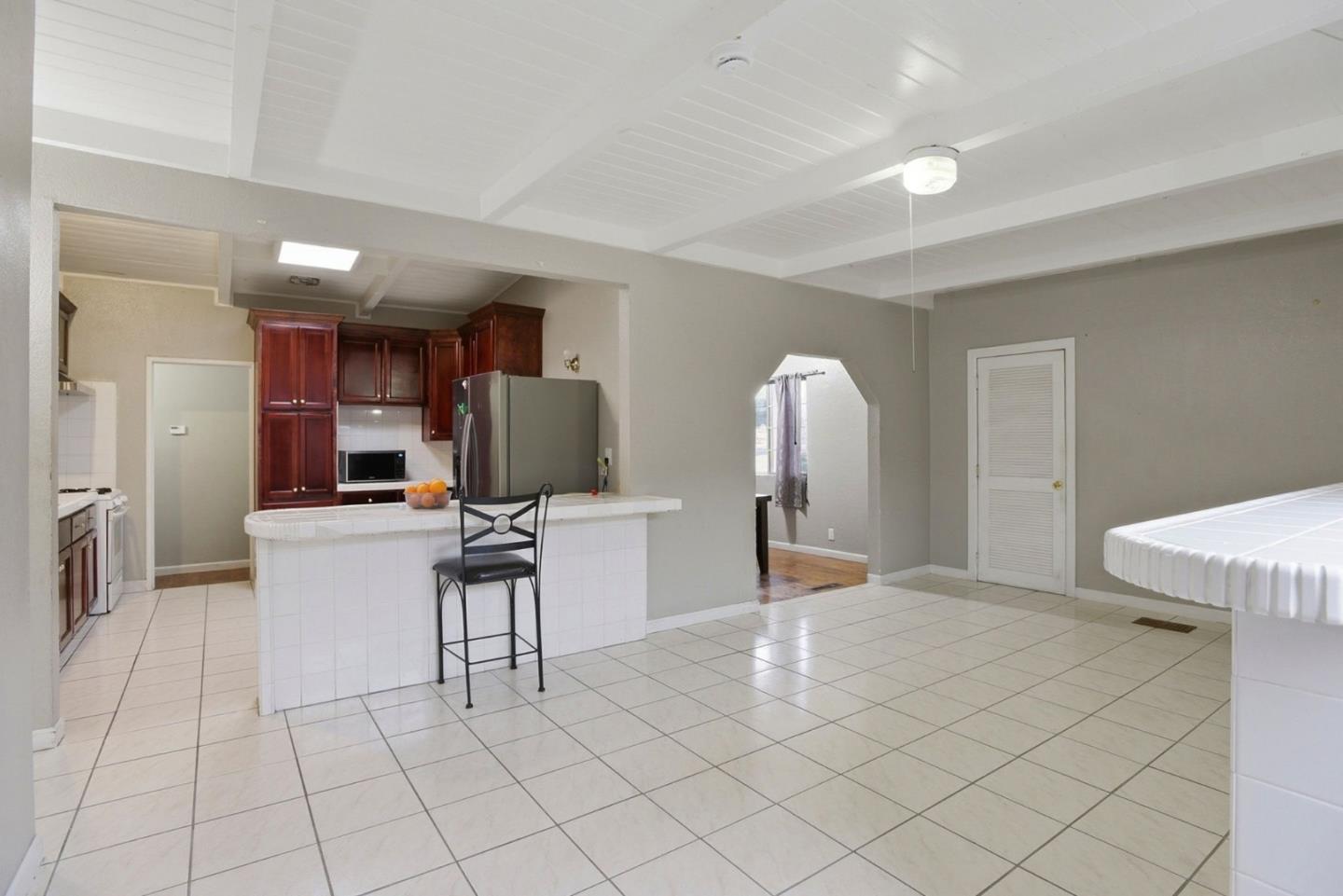 Detail Gallery Image 10 of 51 For 2548 Hazelwood Way, East Palo Alto,  CA 94303 - 4 Beds | 2 Baths