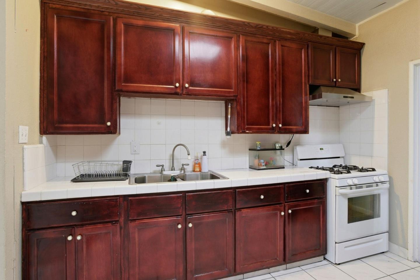 Detail Gallery Image 11 of 51 For 2548 Hazelwood Way, East Palo Alto,  CA 94303 - 4 Beds | 2 Baths