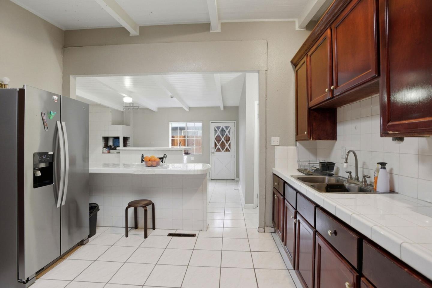 Detail Gallery Image 13 of 51 For 2548 Hazelwood Way, East Palo Alto,  CA 94303 - 4 Beds | 2 Baths