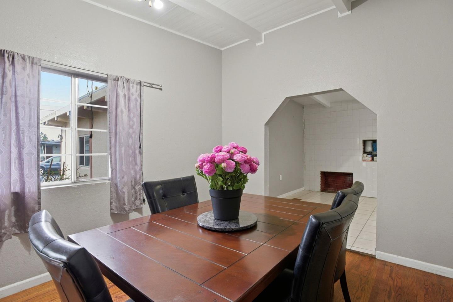 Detail Gallery Image 18 of 51 For 2548 Hazelwood Way, East Palo Alto,  CA 94303 - 4 Beds | 2 Baths