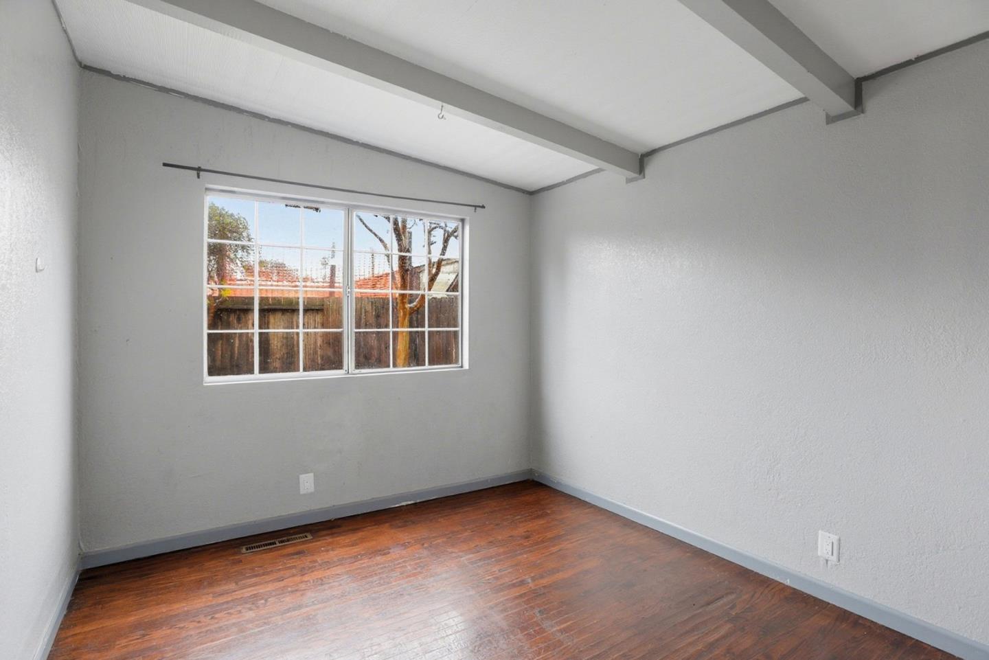 Detail Gallery Image 28 of 51 For 2548 Hazelwood Way, East Palo Alto,  CA 94303 - 4 Beds | 2 Baths