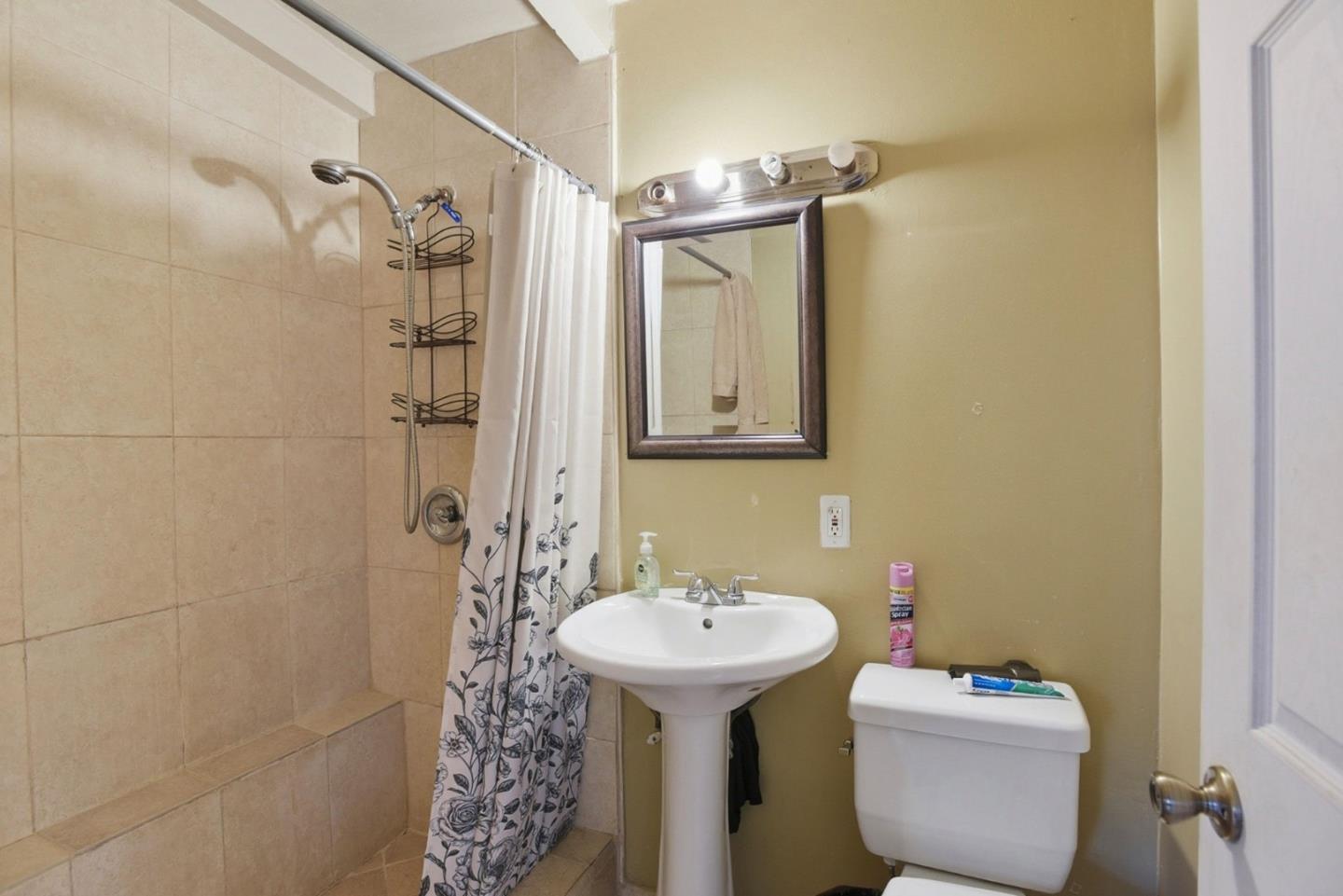 Detail Gallery Image 36 of 51 For 2548 Hazelwood Way, East Palo Alto,  CA 94303 - 4 Beds | 2 Baths