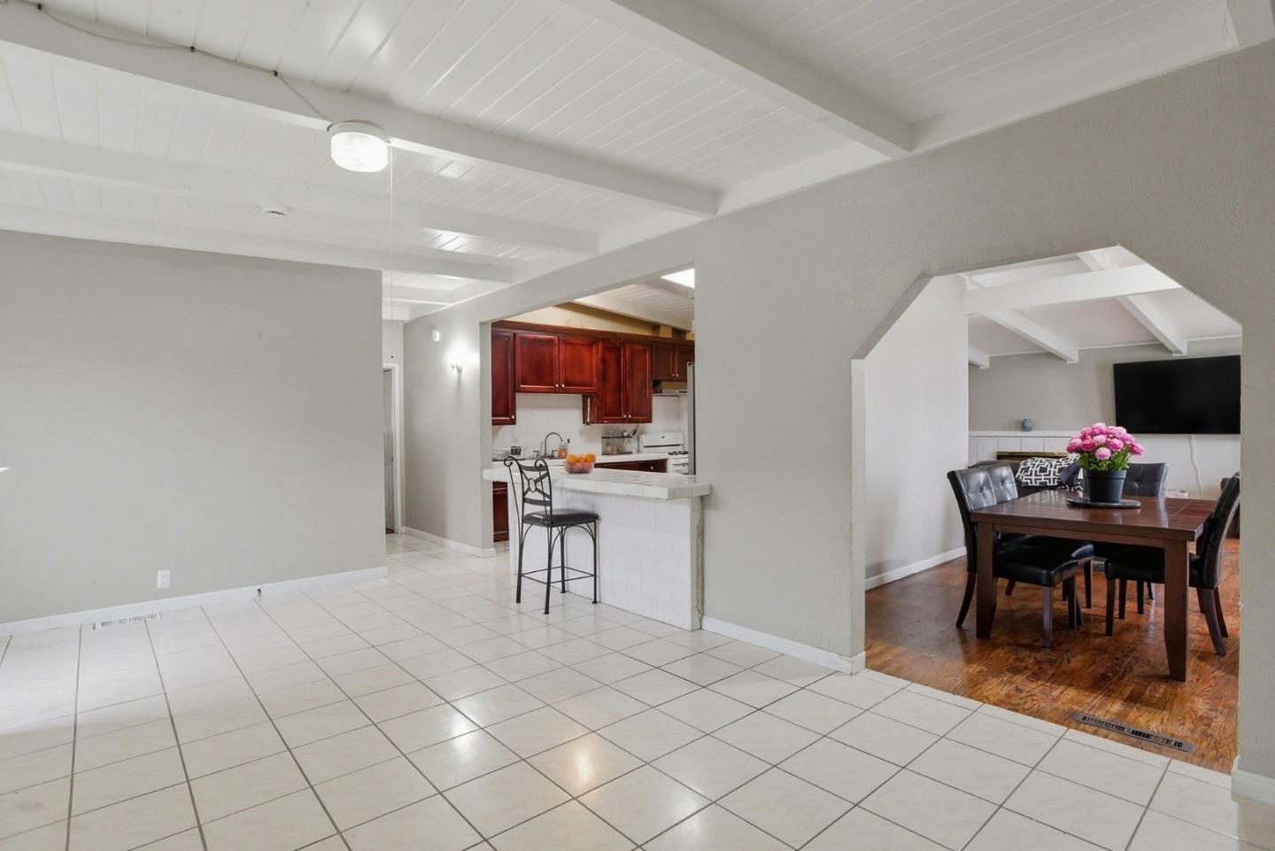 Detail Gallery Image 9 of 51 For 2548 Hazelwood Way, East Palo Alto,  CA 94303 - 4 Beds | 2 Baths