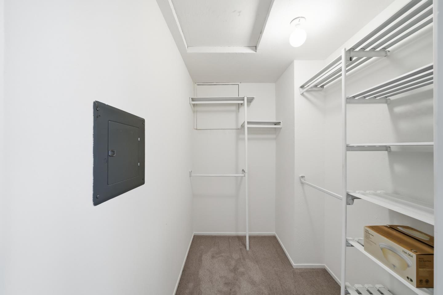 Detail Gallery Image 27 of 38 For 3181 Brittan Ave, San Carlos,  CA 94070 - 3 Beds | 2/1 Baths