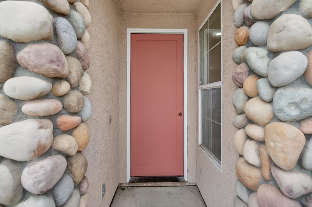 Detail Gallery Image 5 of 52 For 3119 Tintorera Way, Sacramento,  CA 95833 - 3 Beds | 2 Baths