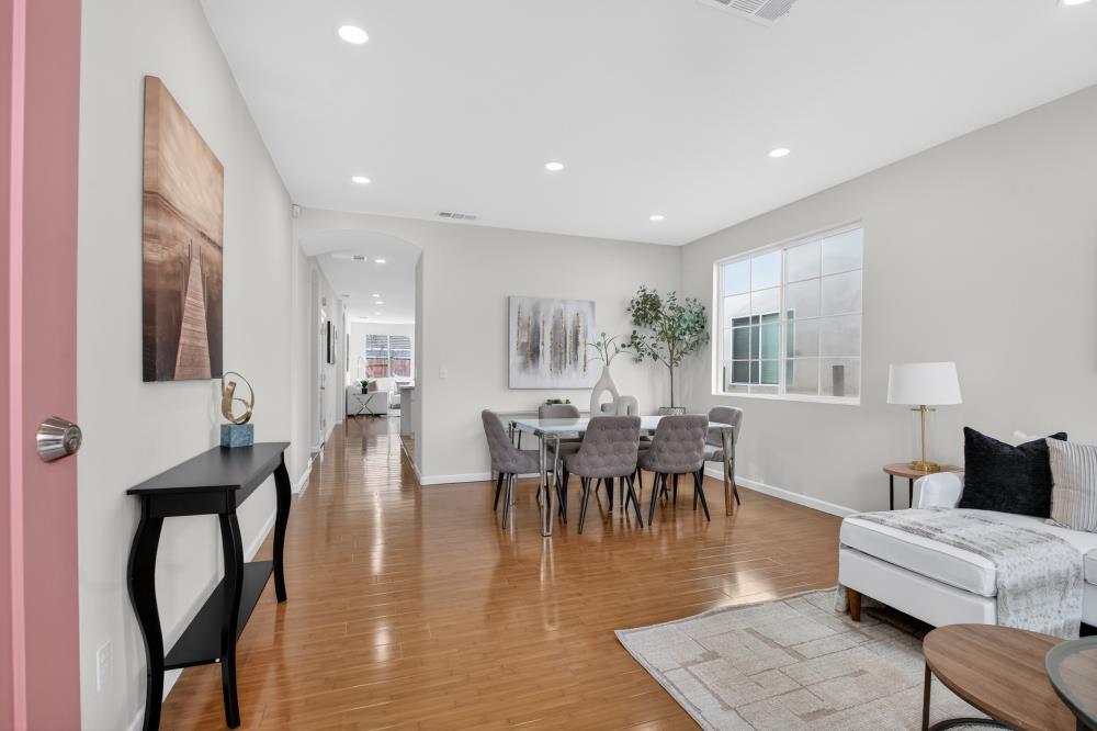 Detail Gallery Image 6 of 52 For 3119 Tintorera Way, Sacramento,  CA 95833 - 3 Beds | 2 Baths