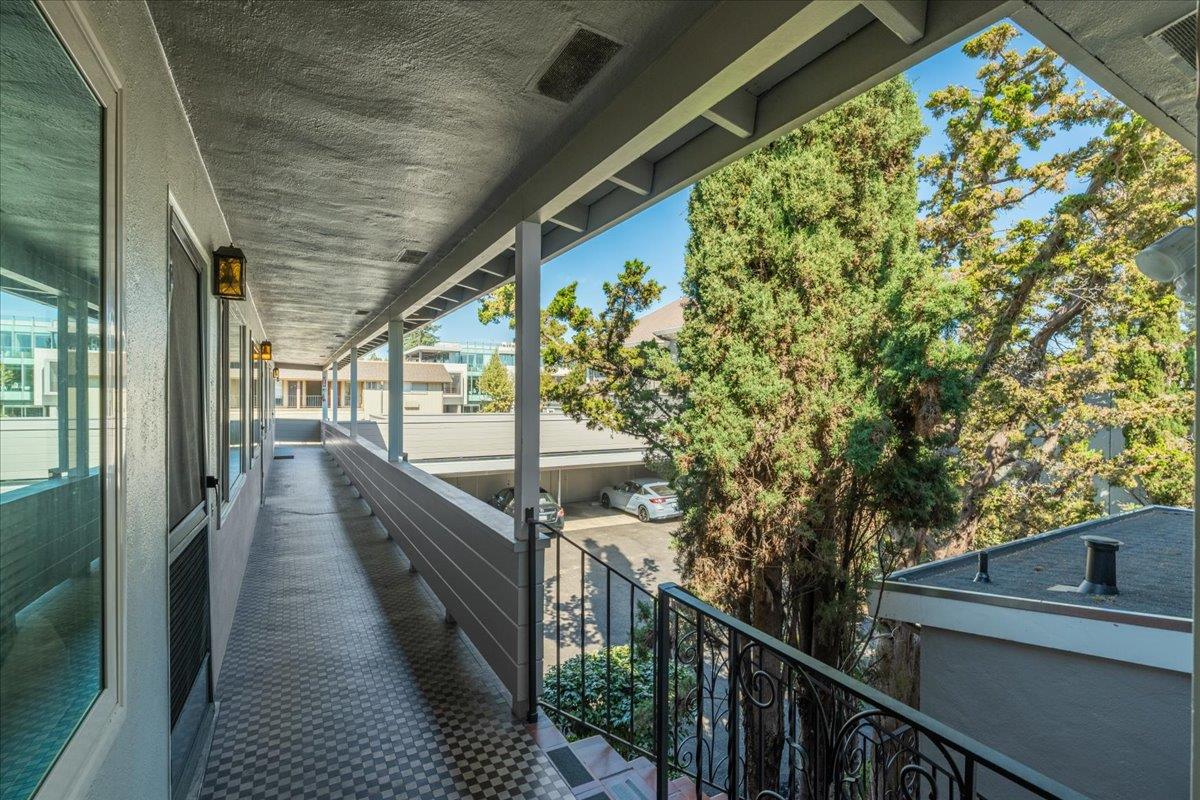 Detail Gallery Image 15 of 19 For 660 Roble Ave, Menlo Park,  CA 94025 - – Beds | – Baths