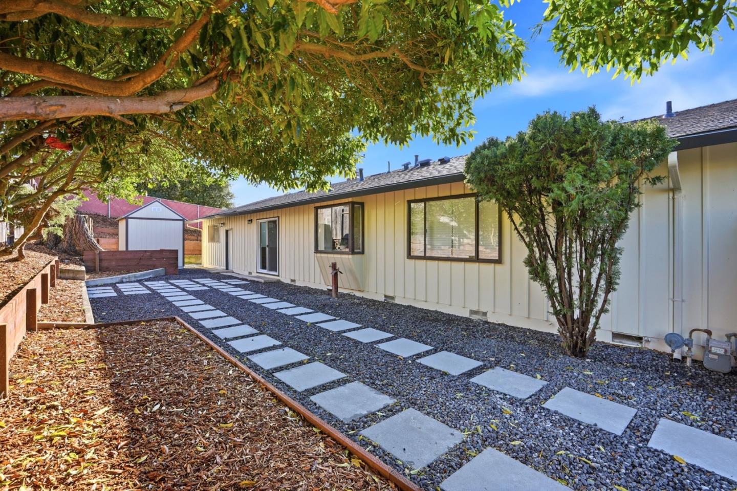 Detail Gallery Image 26 of 31 For 221 Pinon Ave, Pinole,  CA 94564 - 3 Beds | 2 Baths