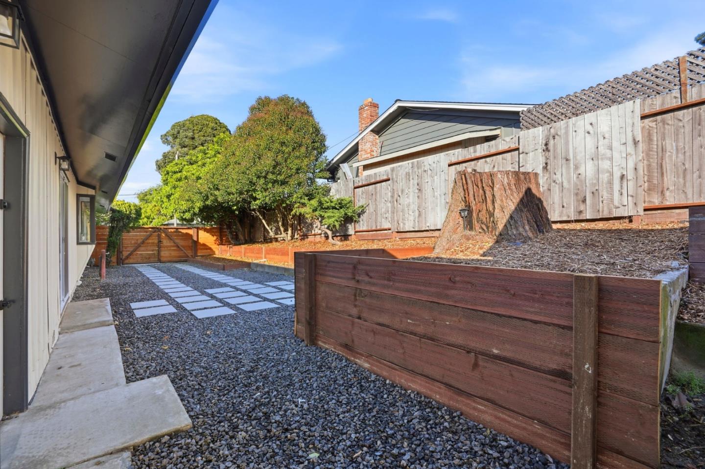 Detail Gallery Image 29 of 31 For 221 Pinon Ave, Pinole,  CA 94564 - 3 Beds | 2 Baths