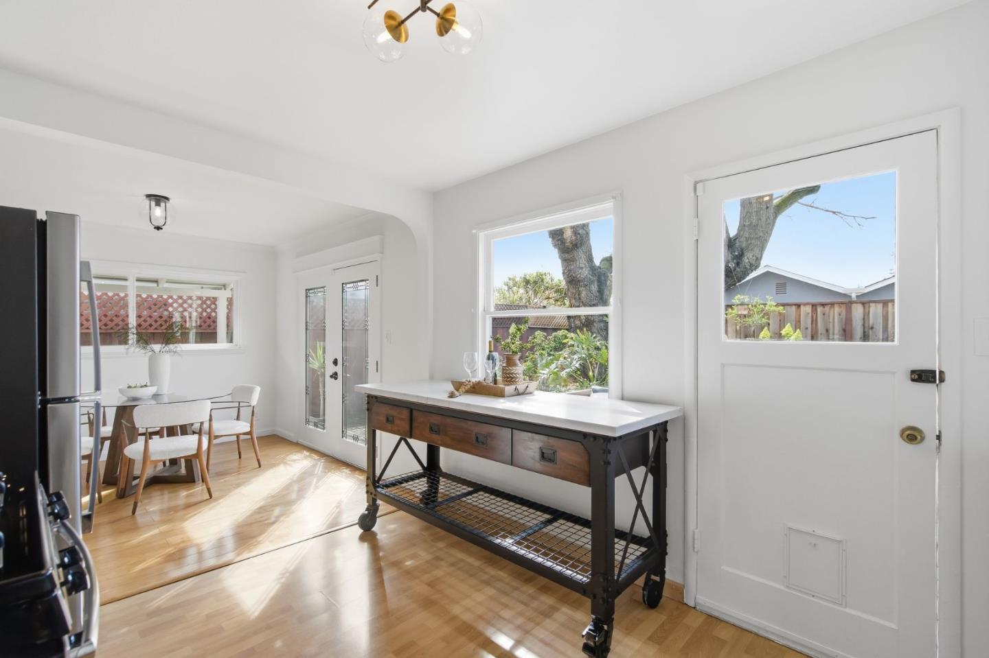 Detail Gallery Image 11 of 21 For 513 Chesterton Ave, Belmont,  CA 94002 - 3 Beds | 1 Baths