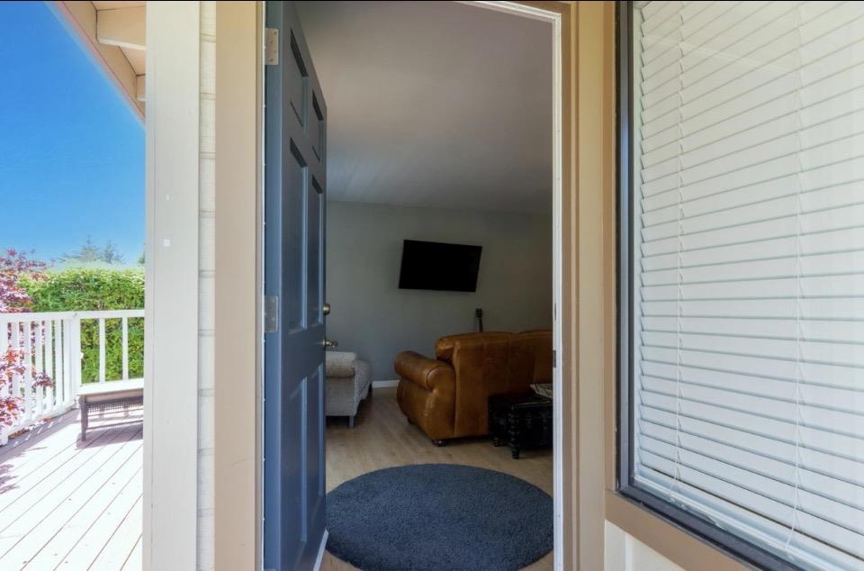 Detail Gallery Image 5 of 12 For 515 Corcoran Ave #B,  Santa Cruz,  CA 95062 - 1 Beds | 1 Baths