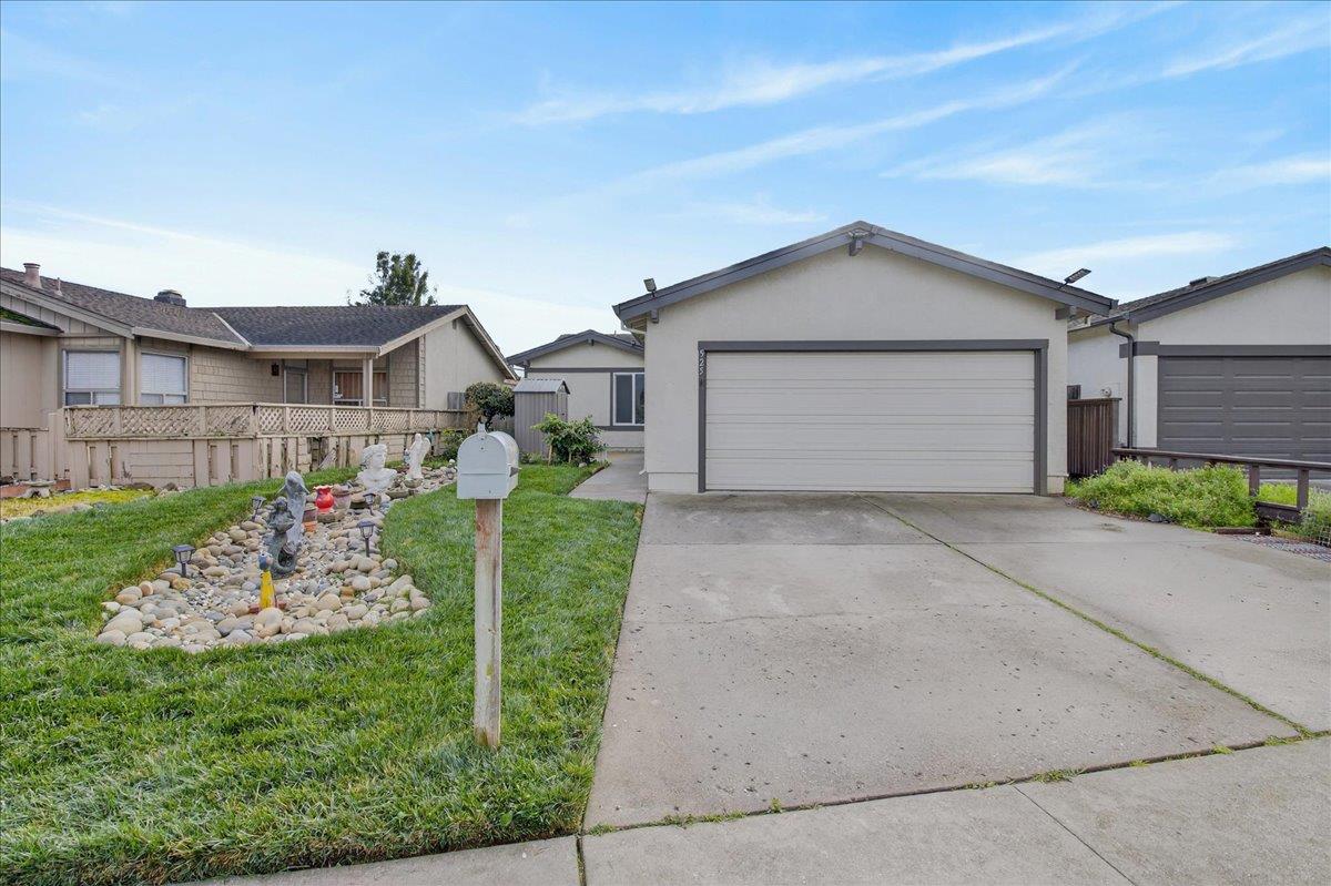 Detail Gallery Image 3 of 26 For 525 Cloudview Dr, Watsonville,  CA 95076 - 2 Beds | 2 Baths