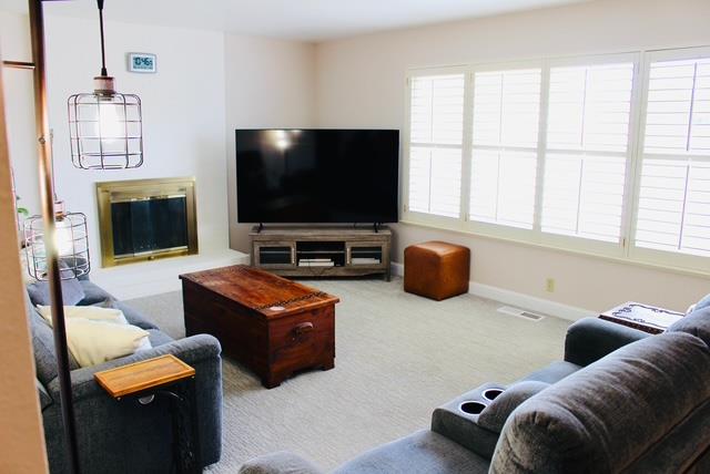 Detail Gallery Image 2 of 10 For 646 Santa Cruz Ave, Salinas,  CA 93901 - 3 Beds | 2 Baths