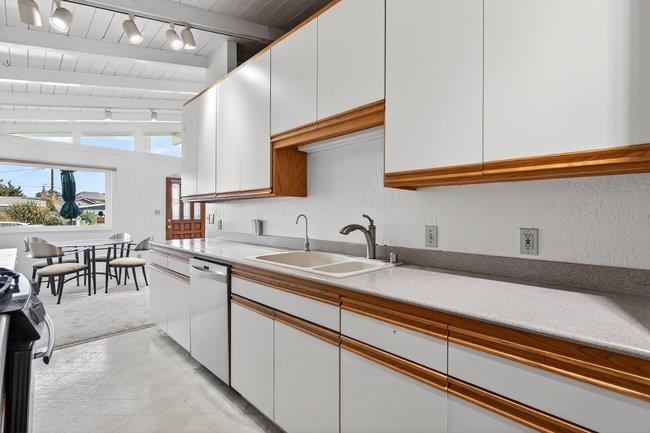 Detail Gallery Image 7 of 30 For 119 Sacramento Ave, Santa Cruz,  CA 95060 - 2 Beds | 2 Baths