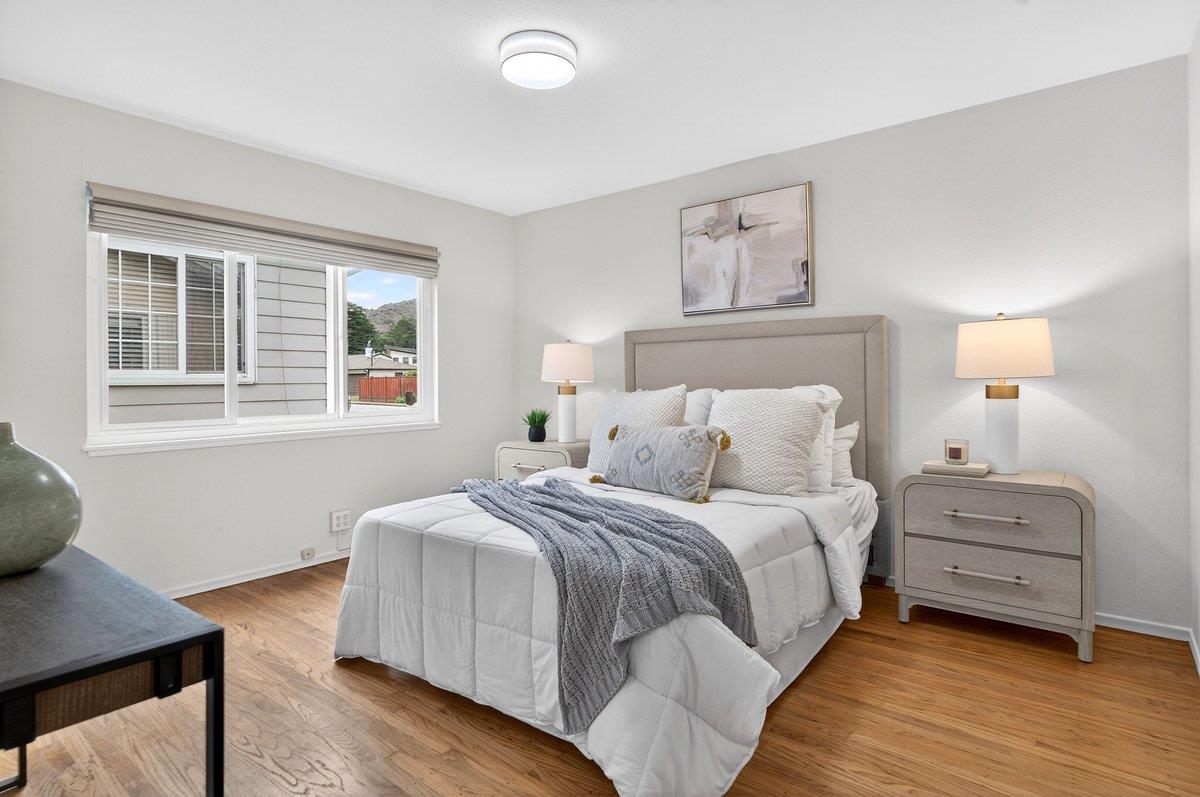 Detail Gallery Image 10 of 39 For 1559 Linda Mar Blvd, Pacifica,  CA 94044 - 3 Beds | 1 Baths