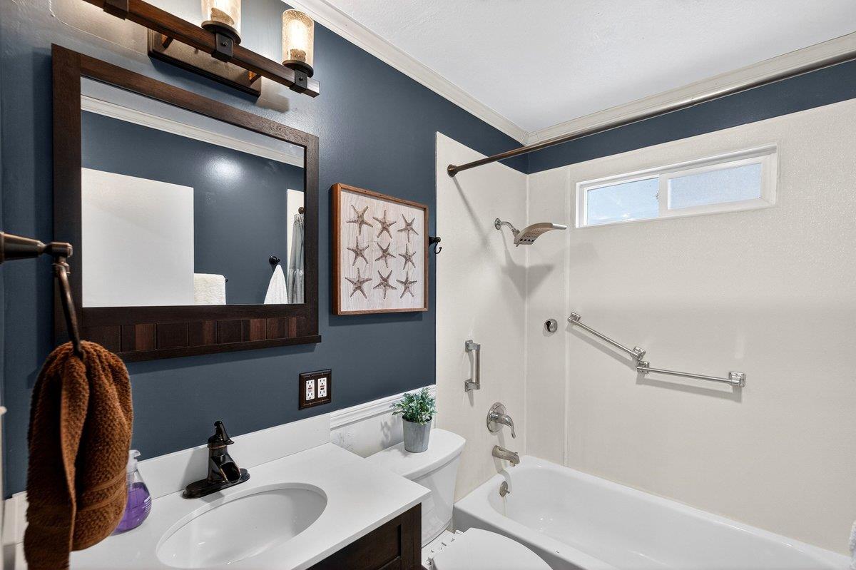 Detail Gallery Image 14 of 39 For 1559 Linda Mar Blvd, Pacifica,  CA 94044 - 3 Beds | 1 Baths