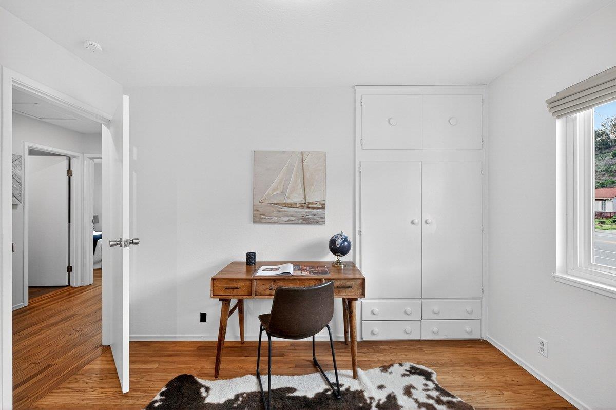 Detail Gallery Image 16 of 39 For 1559 Linda Mar Blvd, Pacifica,  CA 94044 - 3 Beds | 1 Baths