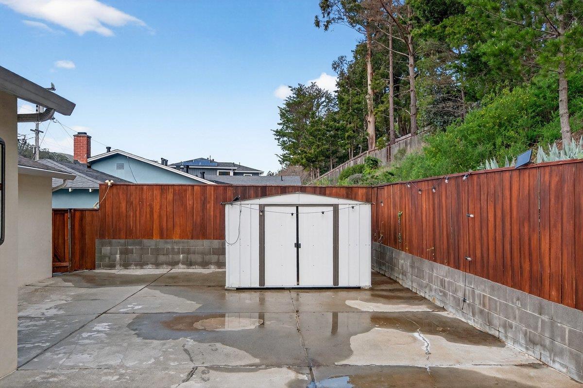 Detail Gallery Image 18 of 39 For 1559 Linda Mar Blvd, Pacifica,  CA 94044 - 3 Beds | 1 Baths