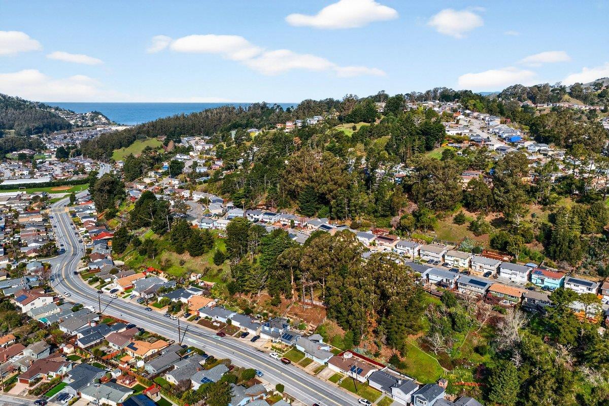 Detail Gallery Image 22 of 39 For 1559 Linda Mar Blvd, Pacifica,  CA 94044 - 3 Beds | 1 Baths