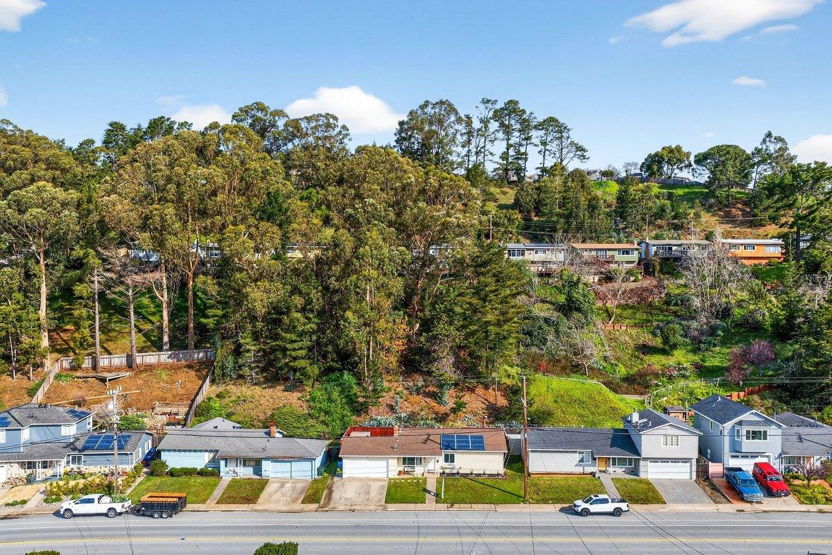 Detail Gallery Image 23 of 39 For 1559 Linda Mar Blvd, Pacifica,  CA 94044 - 3 Beds | 1 Baths