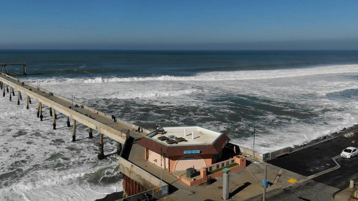 Detail Gallery Image 31 of 39 For 1559 Linda Mar Blvd, Pacifica,  CA 94044 - 3 Beds | 1 Baths