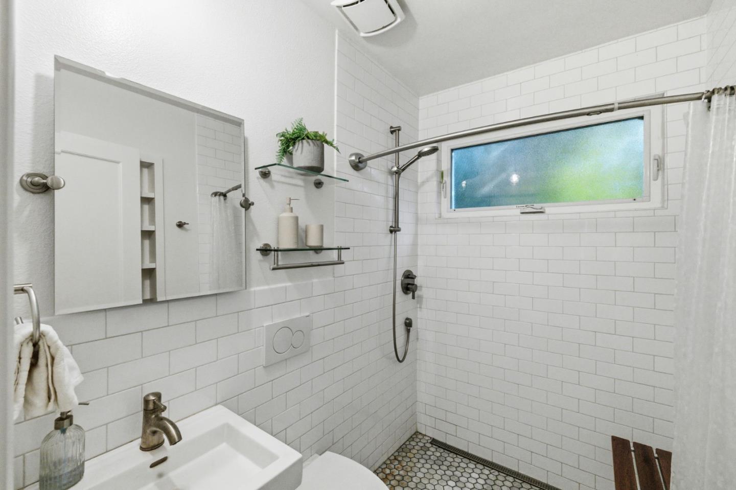 Detail Gallery Image 18 of 28 For 884 N 15th St, San Jose,  CA 95112 - 3 Beds | 2 Baths